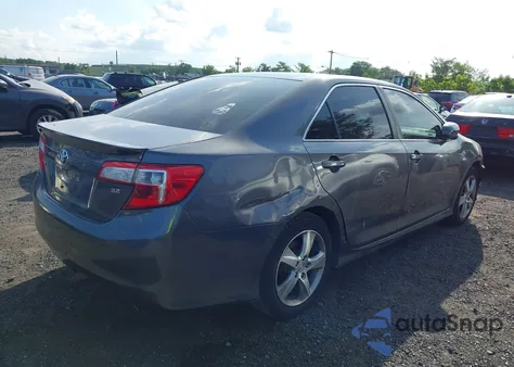2014 Toyota Camry Se z USA, uszkodzony, nr VIN 4T1BF1FK9EU821759